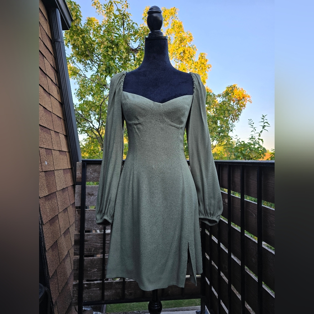 Aritzia Wilfred Novella Elegant Sage Long-Sleeve Dress - Picture 6 of 13